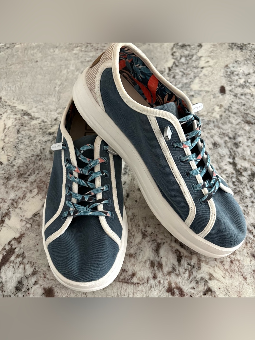 HEY DUDE SHOES | SNEAKERS KARINA JOY
BLUE EXCELLENT CONDITION SIZE 7